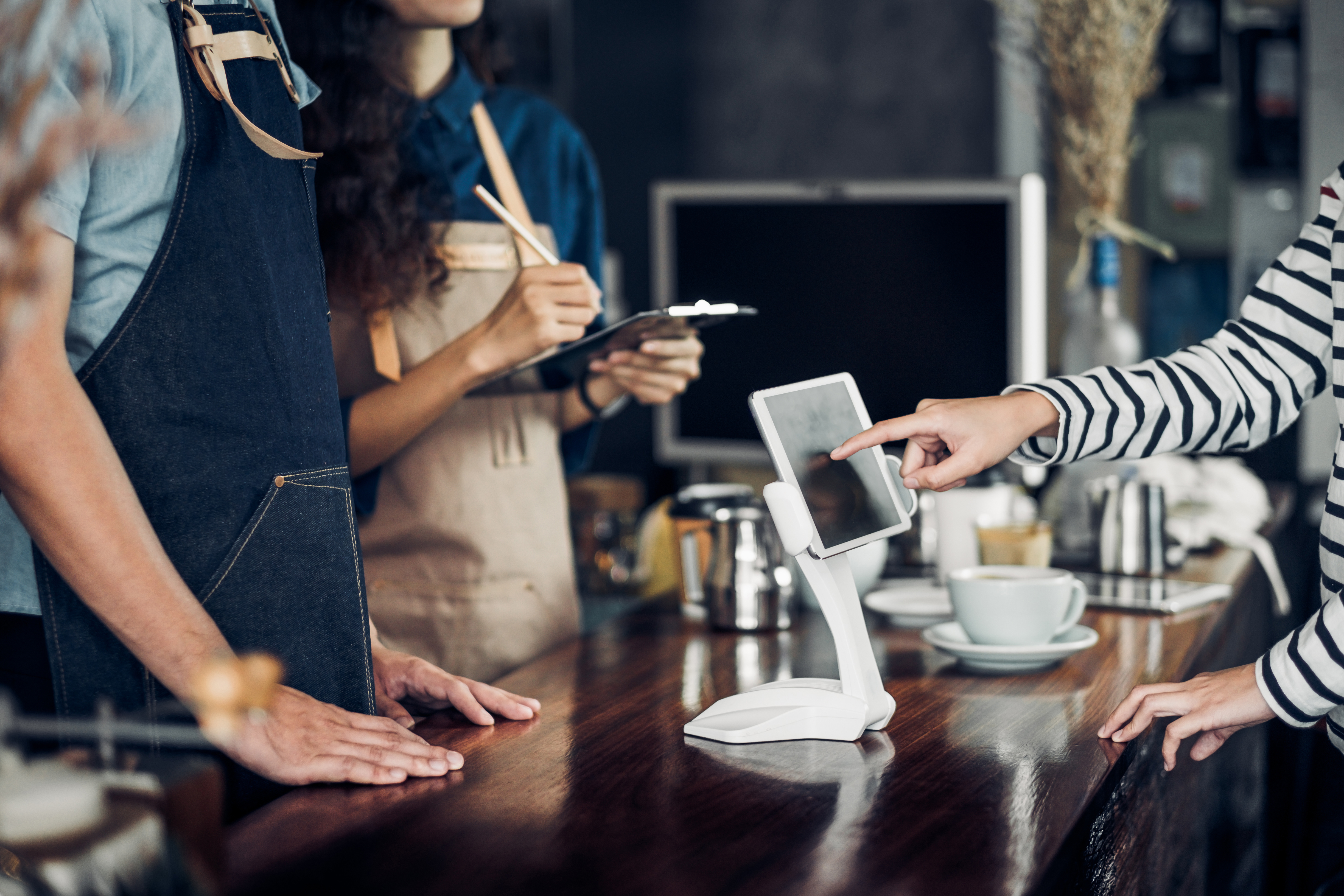 AI for Restaurants: Cut Staffing Costs by 40% | ThePatron.ai